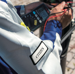 機器点検中の写真